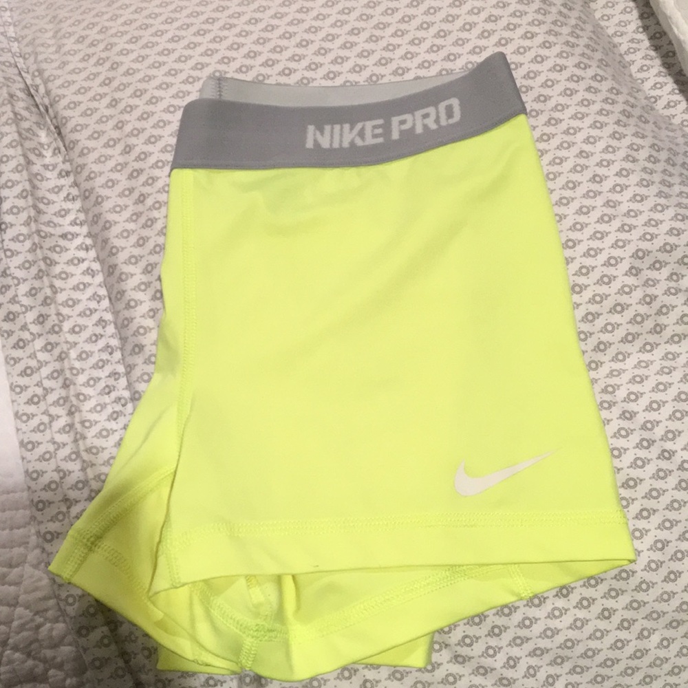 Nike pro